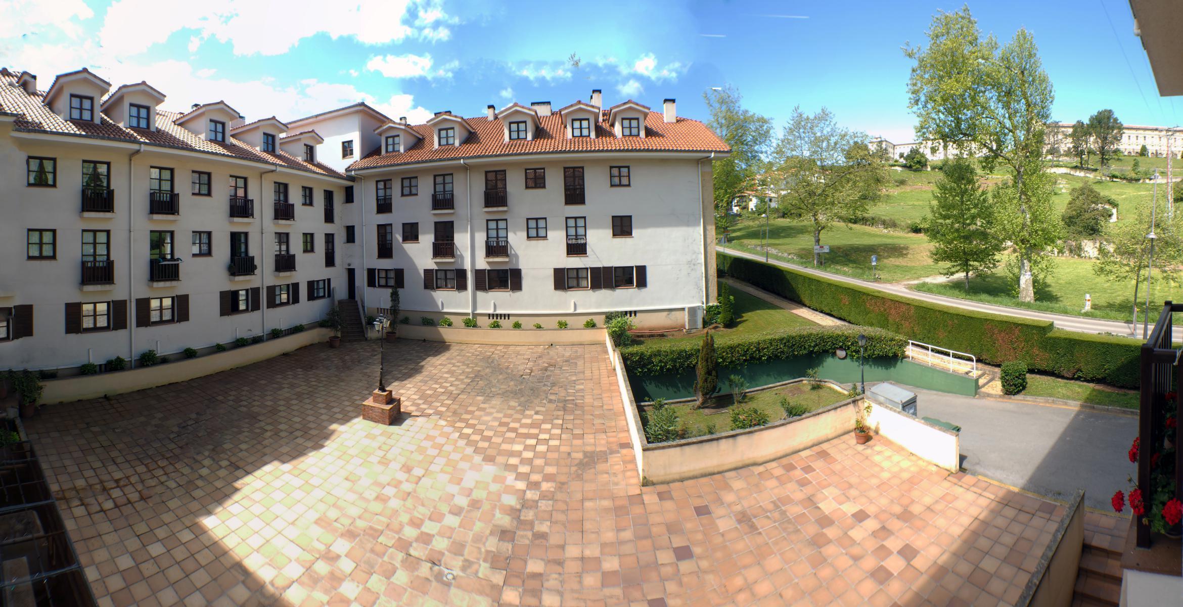 Hotel Comillas Luaran gambar